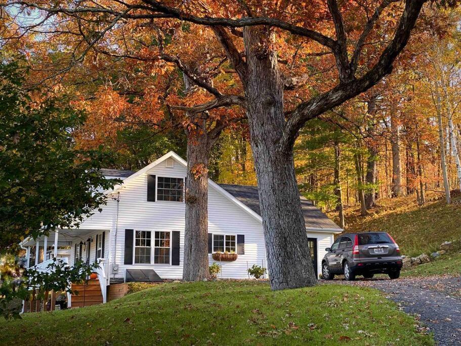 Cozy Cottage, Hot Tub, Fire Pit, 15Min To Hudson And Hiking แคทสกิล ภายนอก รูปภาพ